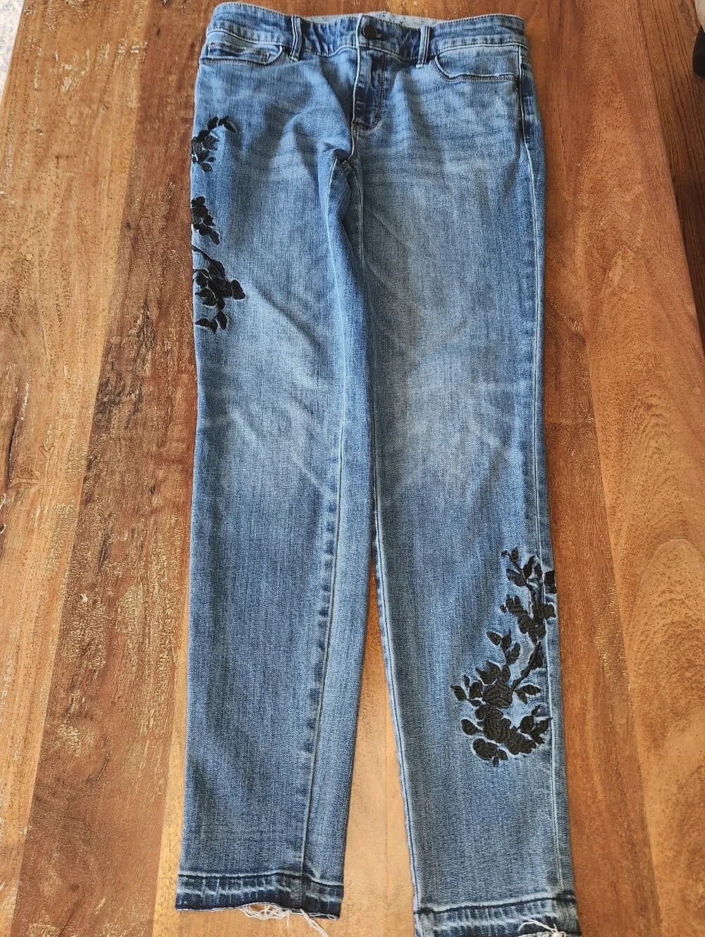White House Black Market  Embroidered Side-Panel Raw Hem Blue Jeans 4